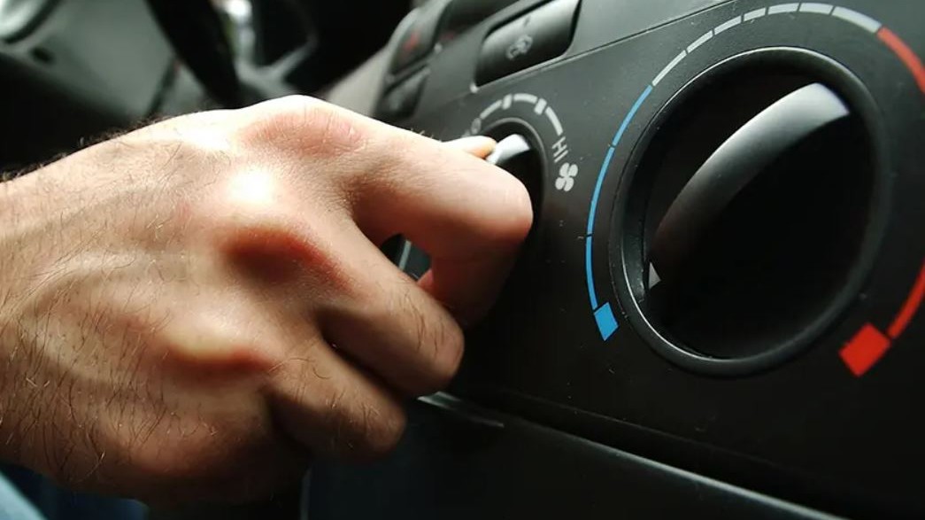 Xử lý kính lái khi bị hấp hơi sương nhanh nhất mà các bác tài cần biết ảnh 3