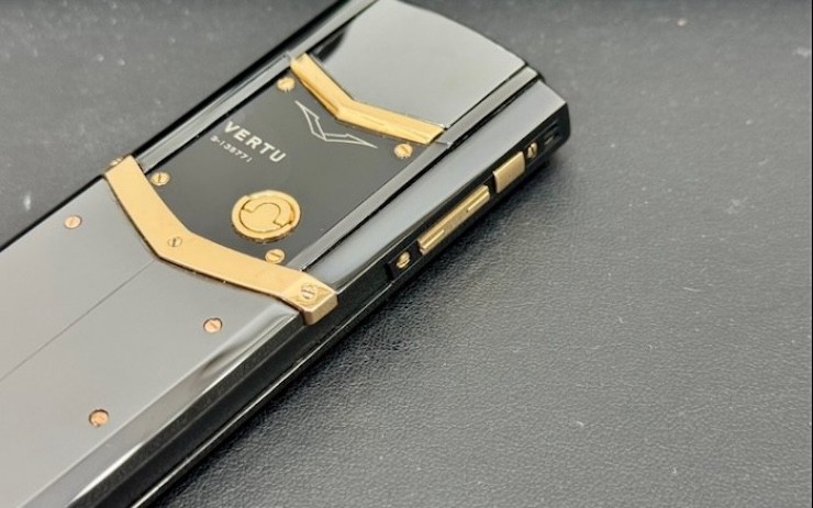 Điểm danh 3 mẫu smartphone siêu sang và bảo mật của Vertu ảnh 3