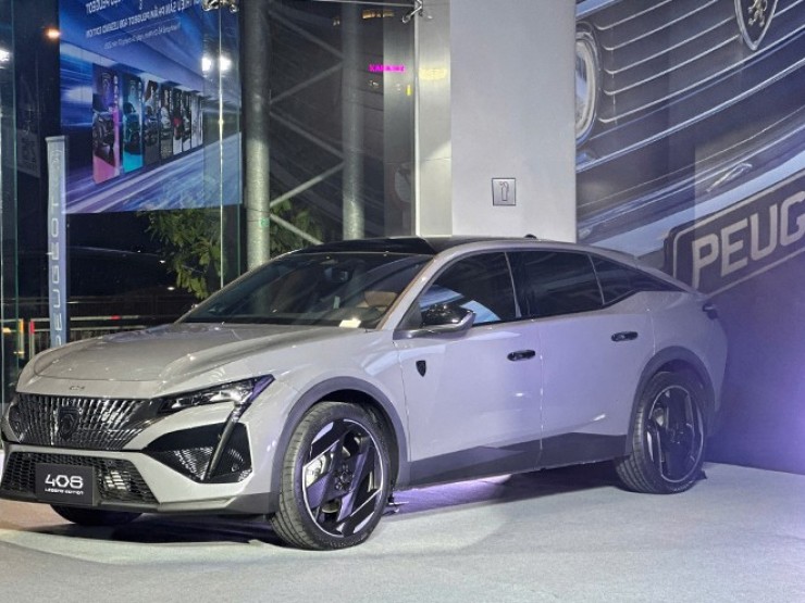 Cận cảnh Peugeot 408 giới hạn 215 chiếc tại Việt Nam
