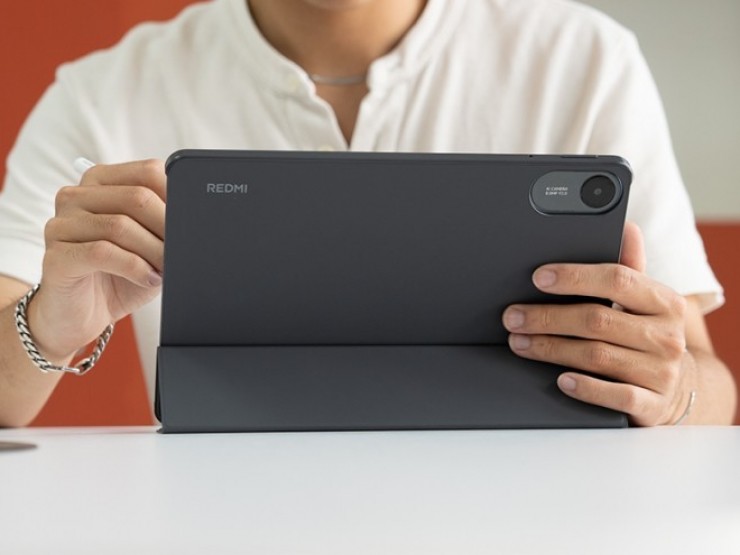 Không cần “xịn” mới vui – Redmi Pad 2 đủ chất để giải trí mỗi ngày