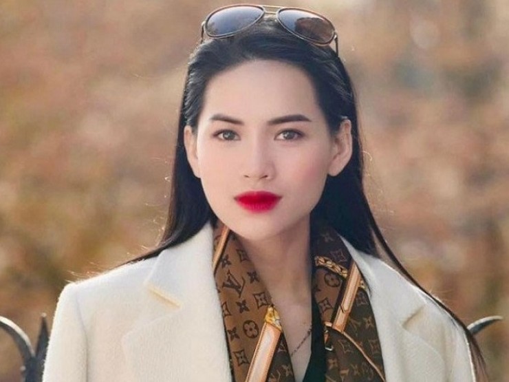 Bỏ nghề bán bảo hiểm đi làm “chiến thần review”, Võ Hà Linh kiếm tiền “khủng”