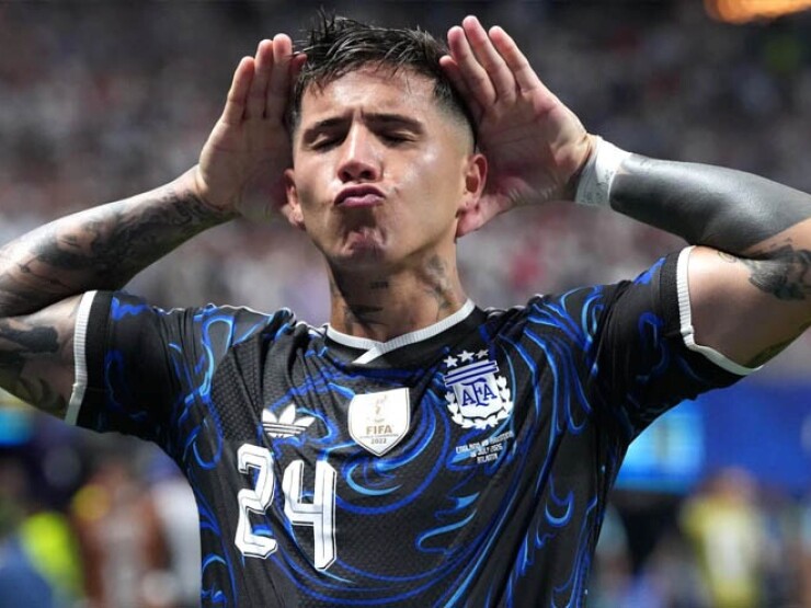 Chelsea hết kiên nhẫn với Man City, ra hạn chót bán Enzo Fernandez