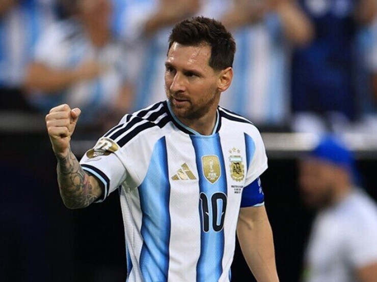 Messi xứng danh "vị thần" giữa ĐT Argentina hỗn loạn, di sản không thể bị hoen ố