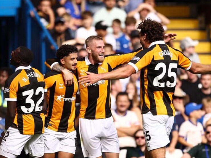 Hull City gây sốc Ngoại hạng Anh: Chiếc "xe buýt" bất khả chiến bại
