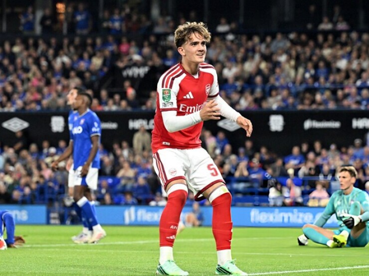 Sao 16 tuổi Arsenal gây tiếng vang, Arteta ví với Messi quả không sai