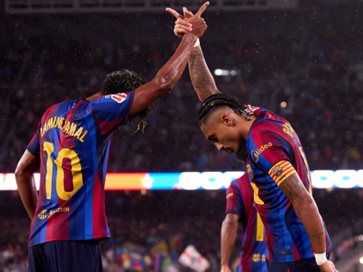 Barcelona đạt hiệu suất "khủng" nhất lịch sử, Raphinha - Yamal vượt Messi