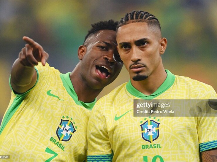 Ancelotti đã chán Vinicius, muốn tận dụng triệt để Raphinha như ở Barca