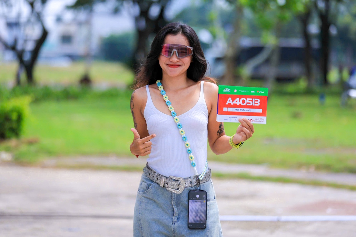 Dàn trai xinh gái đẹp nô nức “check in” tại VPBank Đất Sen Hồng Music Marathon 2025 ảnh 4