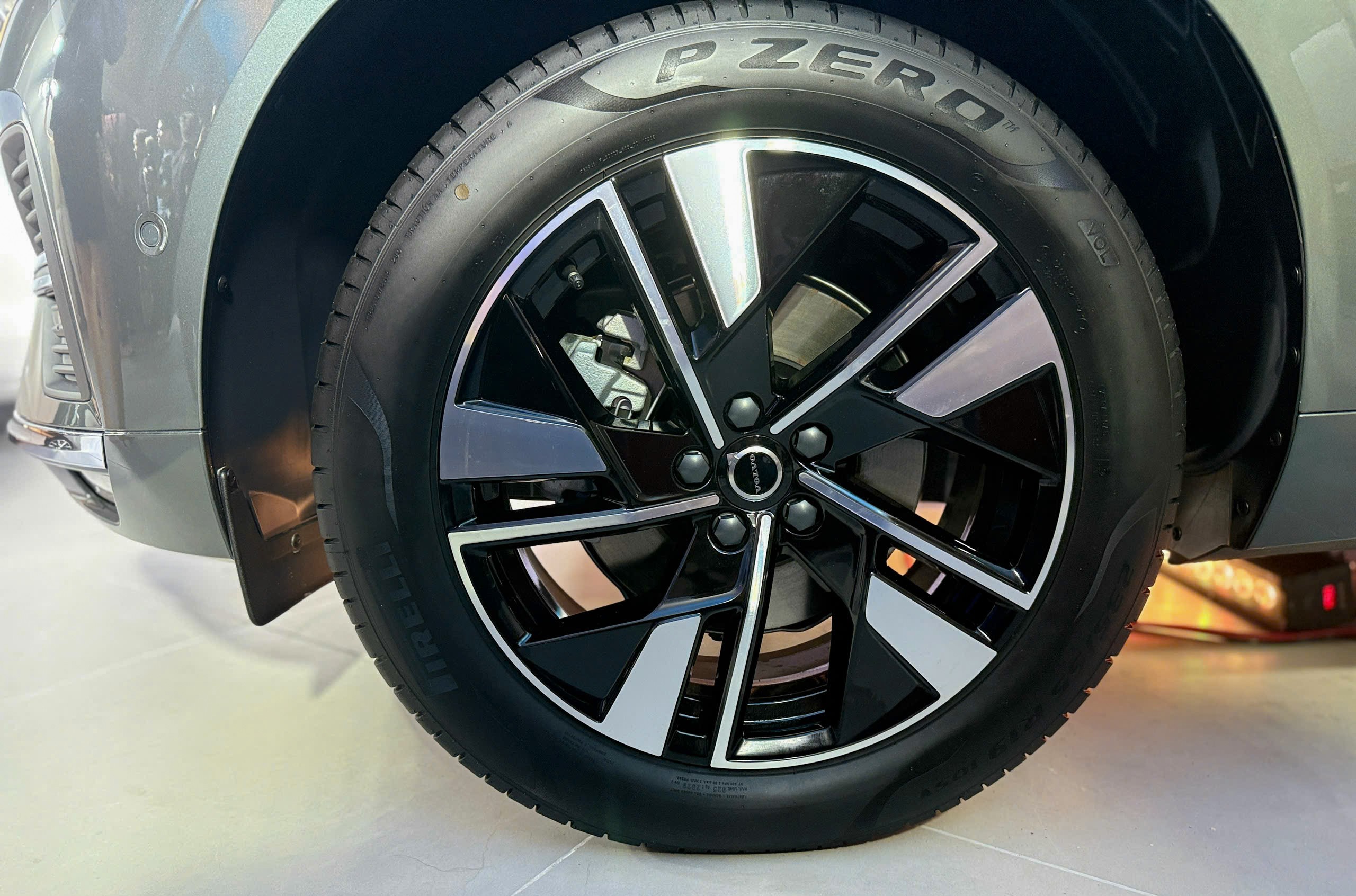 Volvo S90 và XC60 bản nâng cấp mới có giá từ 2,3 tỷ đồng ảnh 6 Volvo S90 và XC60 bản nâng cấp mới có giá từ 2,3 tỷ đồng ảnh 6