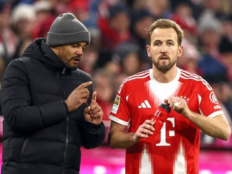 HLV trưởng Bayern Munich gặp vấn đề sức khỏe, Arsenal hưởng lợi lớn
